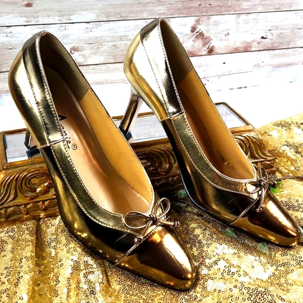 NWOT, Annie, Tri-color gold shoes size 7M - Picture 3 of 11